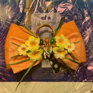 Tiki Room Disney Swap Your Bow